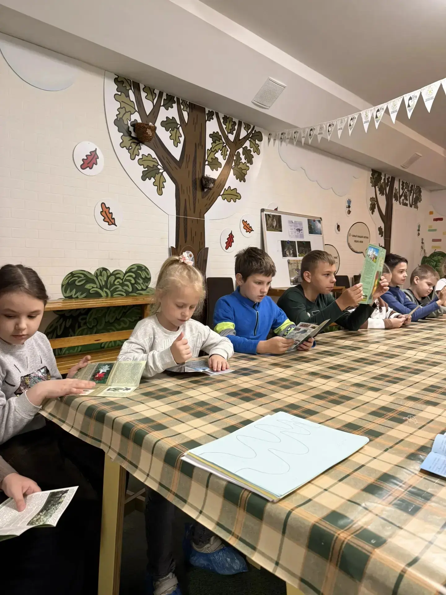 Сегодня в лагере "Муравейник " День краеведения. Не смотря на плохую погоду, ребята пос...