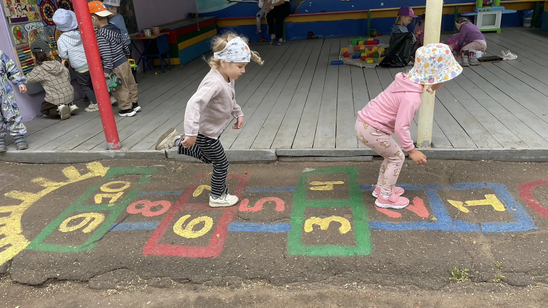 25 июня- День игры в классики! Этот веселый праздник посвящен одной из самых любимых де...