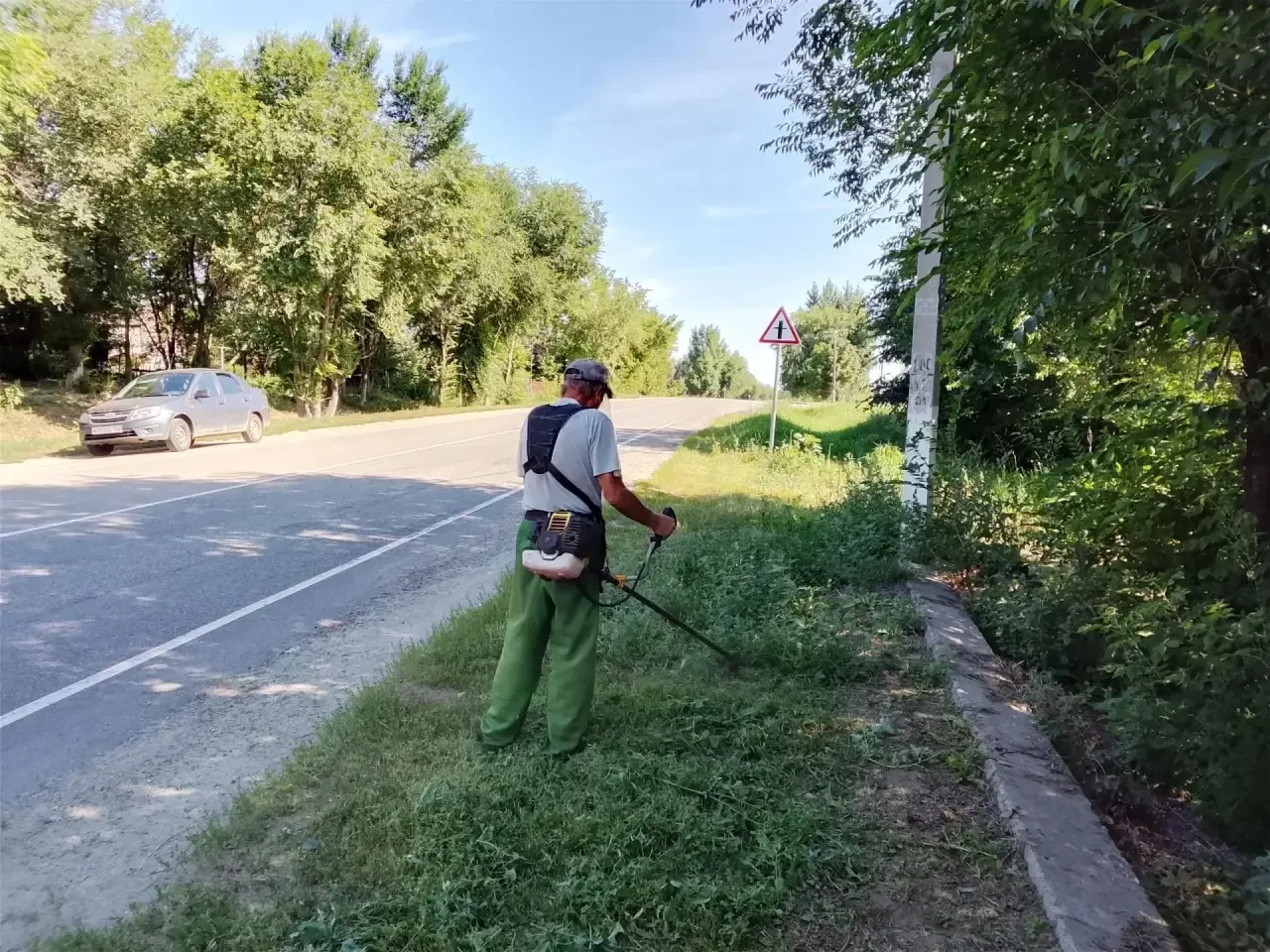 🍃 В Гагаринском районе продолжаются плановые работы по благоустройству

Сегодня в районе ведутся ра