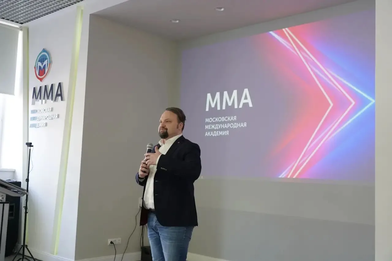 🌸 Весна, апрель и, конечно же, абитуриенты!  Сегодня в Московской международной академии было по-нас