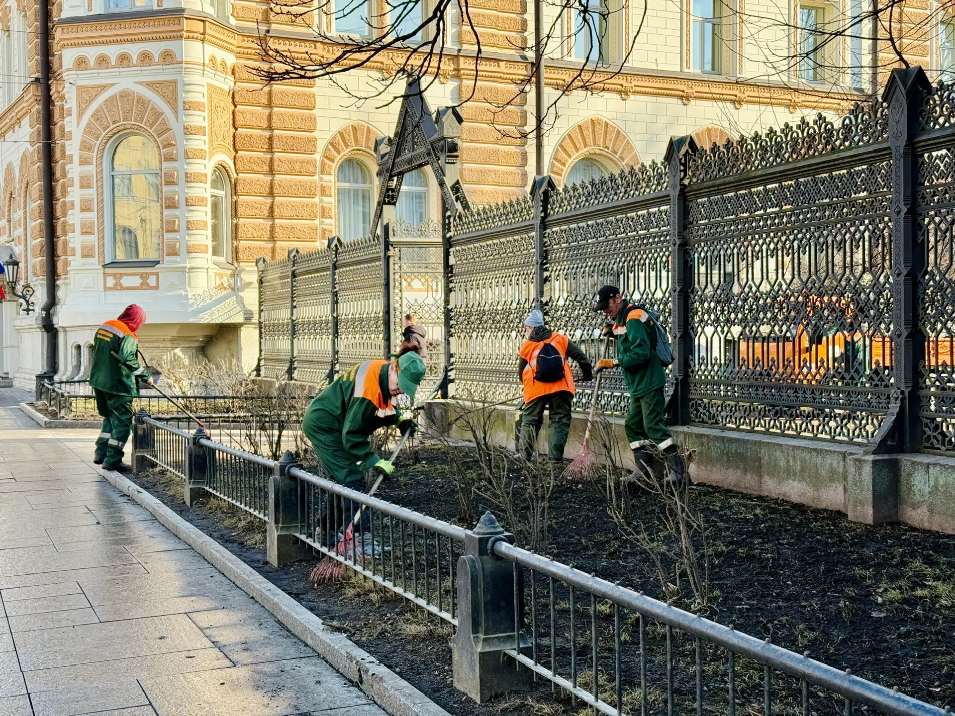 Доброго солнечного субботнего дня! ☀️  Сегодня в рабочих планах — проинспектировать два района: Цент