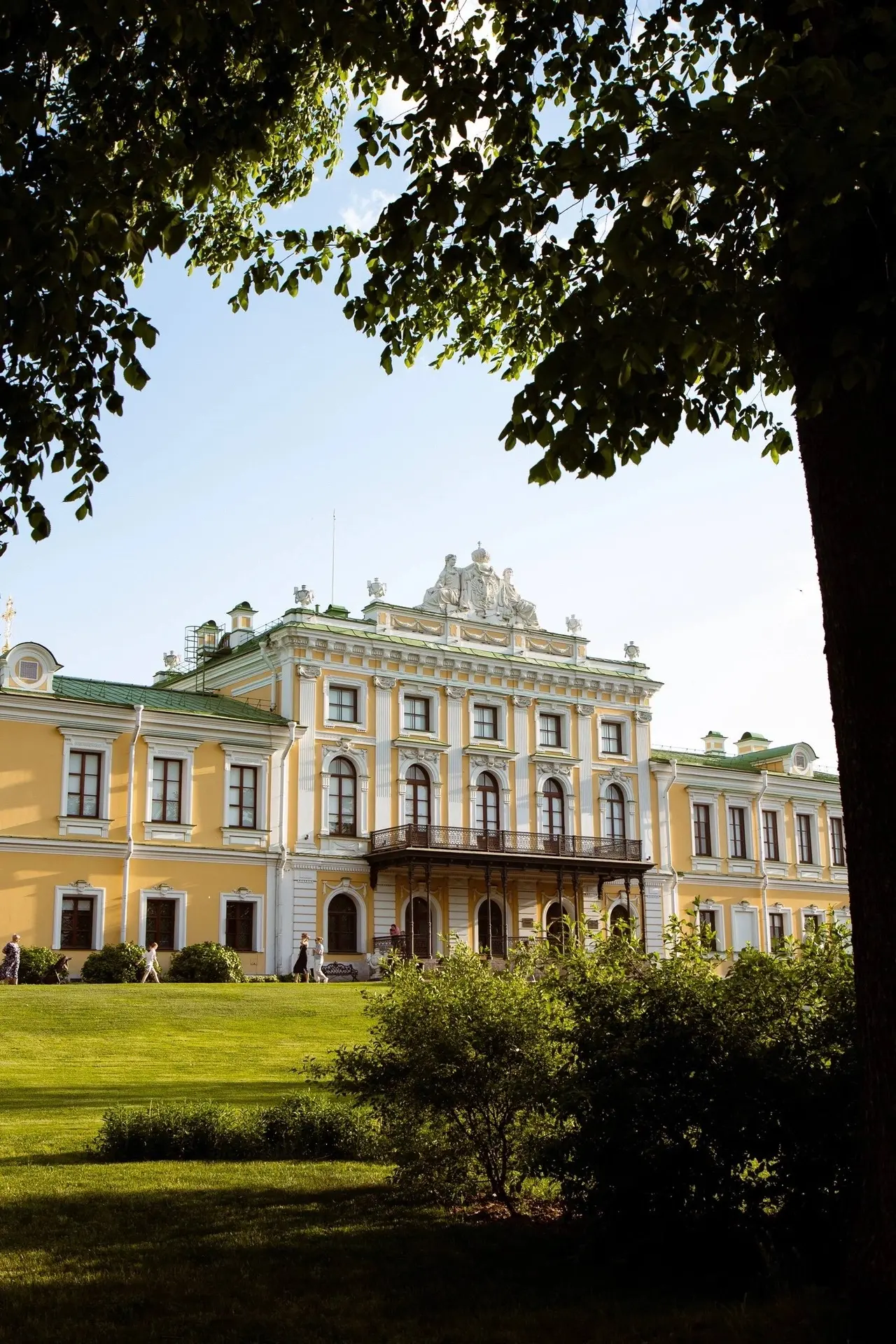 Доброе утро!

💌 Вносим яркости в вашу среду вместе с подборкой жёлтых фото от visual из Твери

️💡Н