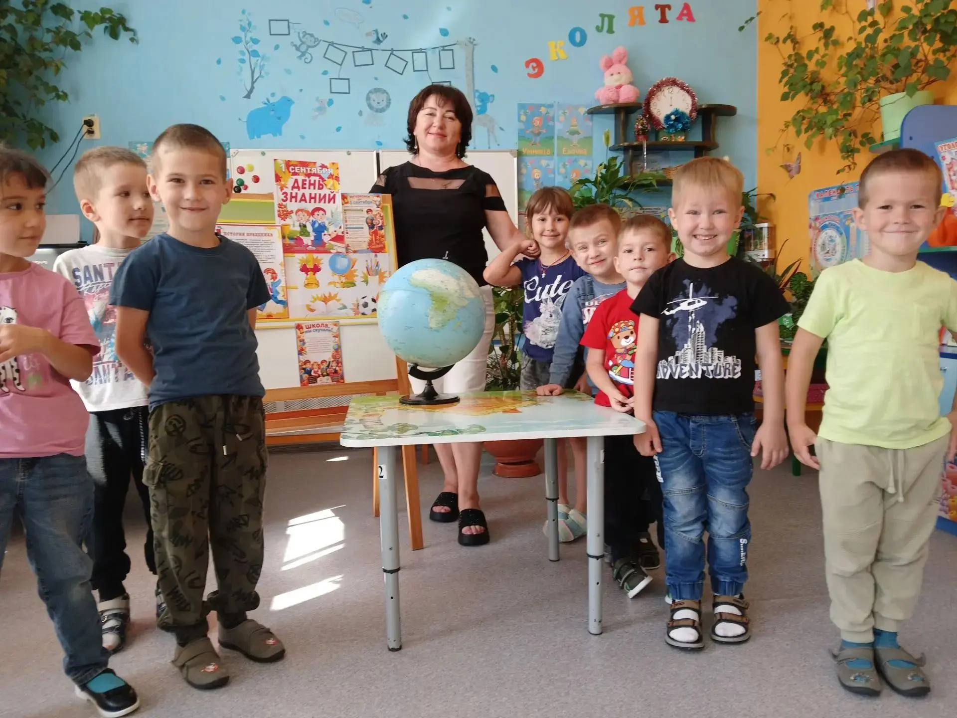 Наступил сентябрь и с ним самый первый праздник в новом учебном году-День знаний! Этот ...