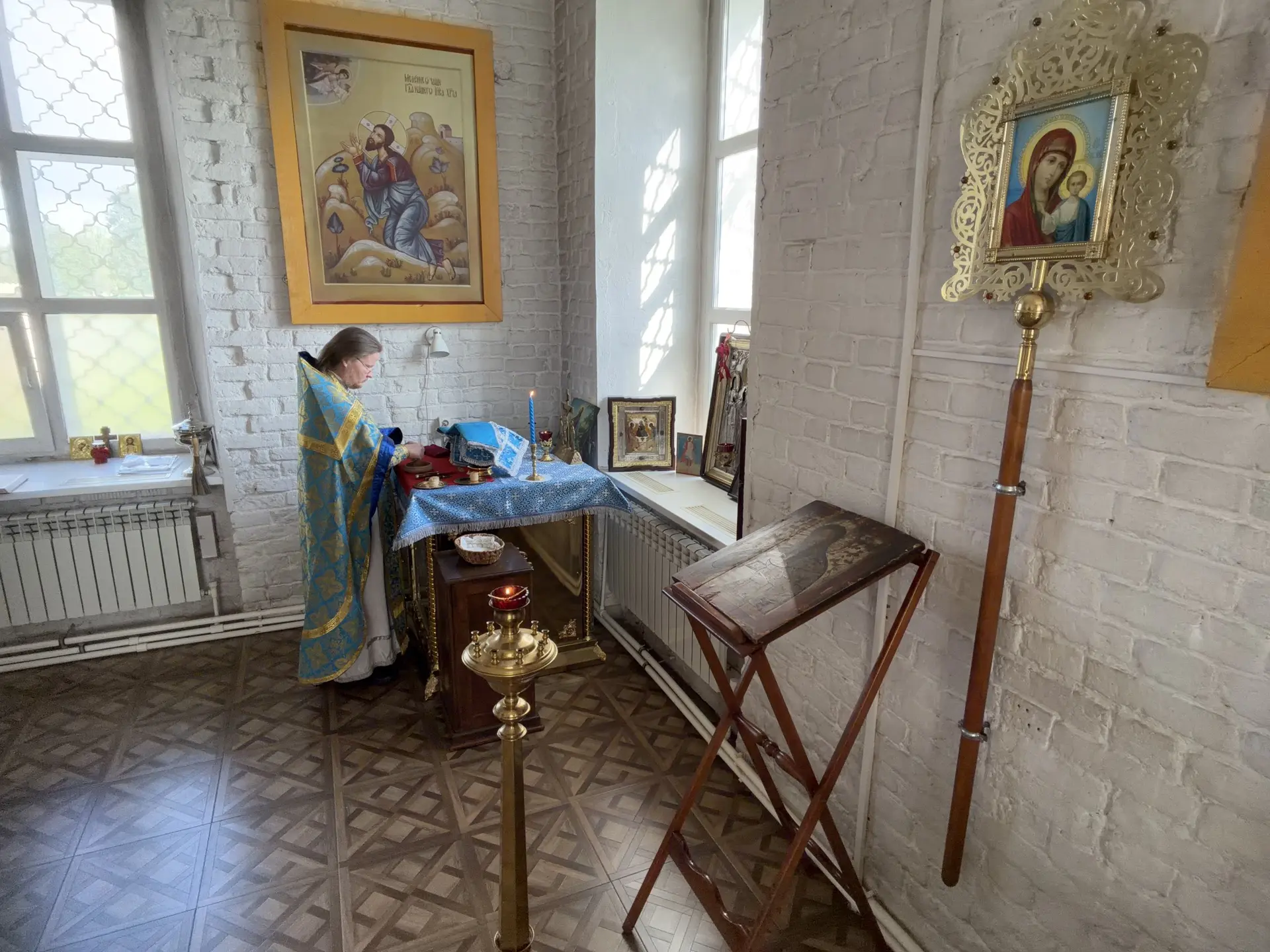 Праздничная Литургия.