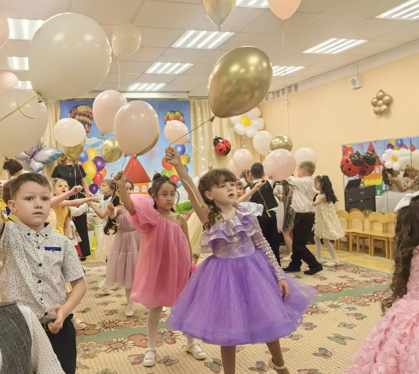 ☀️ Сегодня в группах «Солнышко» и «Клубничка» состоялся трогательный выпускной🍓