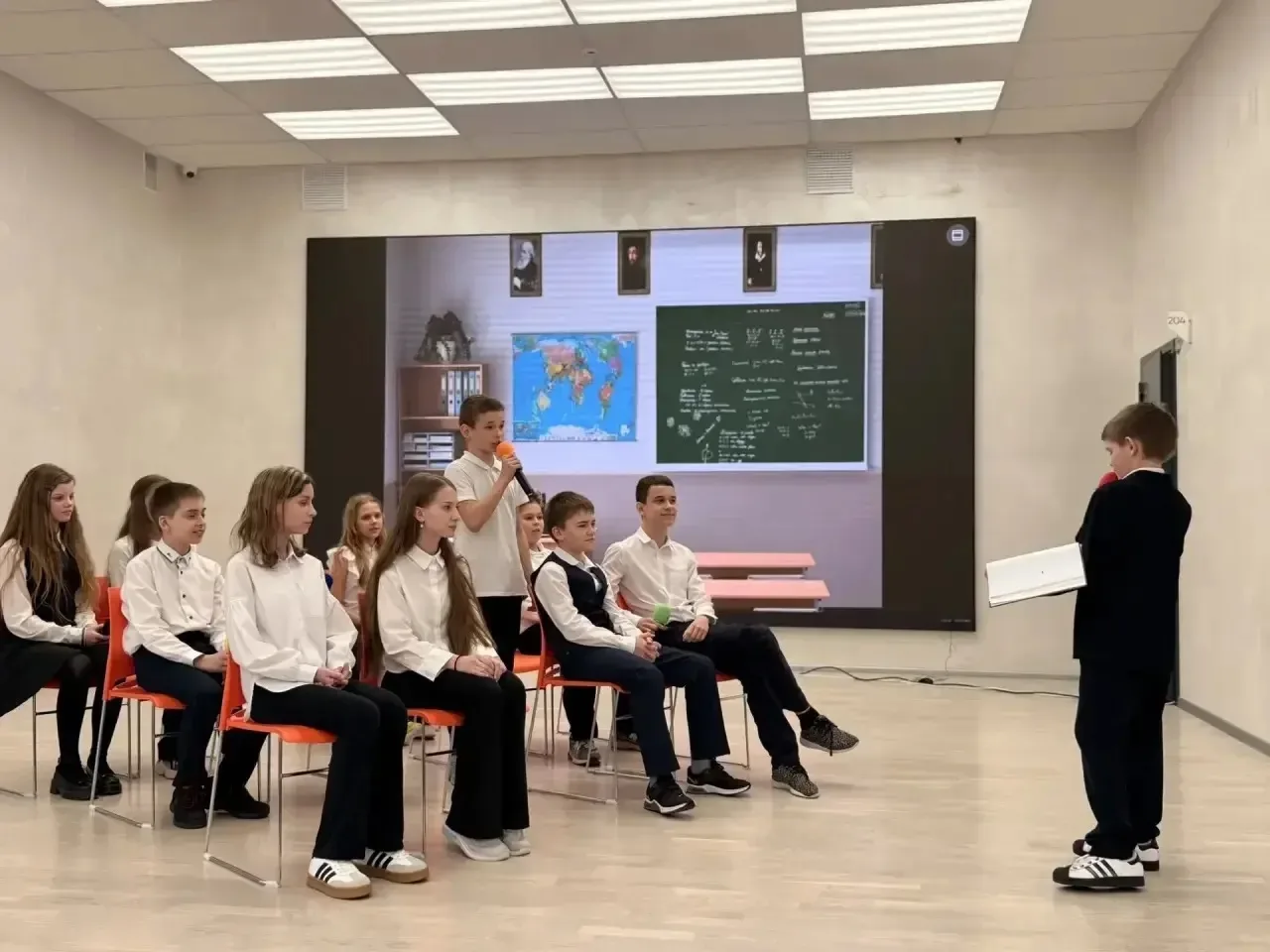 📸 Делимся кадрами с Дня посвящения в гимназисты!  С радостью публикуем фотографии с нашего трогатель