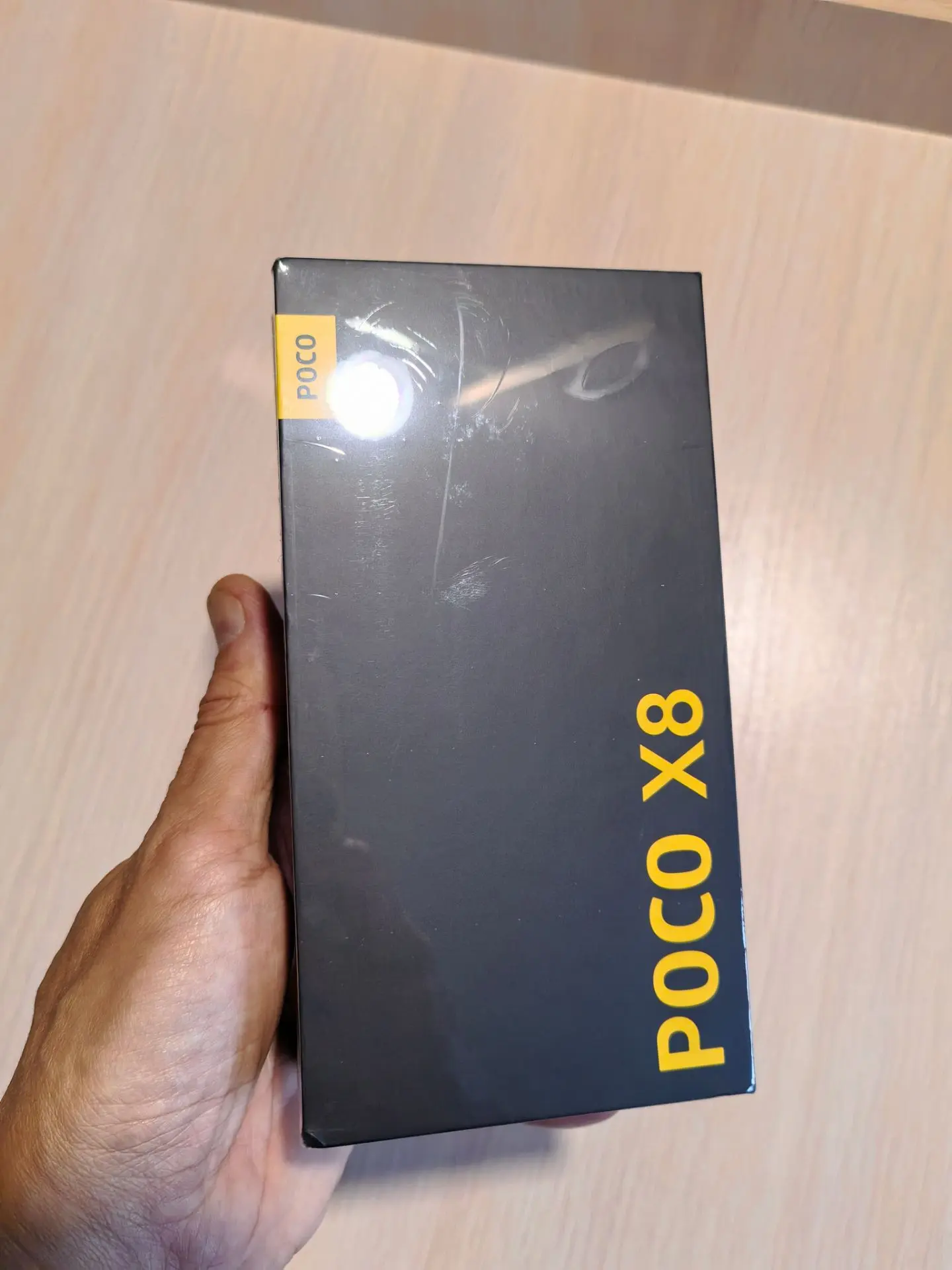 Прислали на обзор базовый POCO X8. К сожалению не Power. Обзор будет после официального...