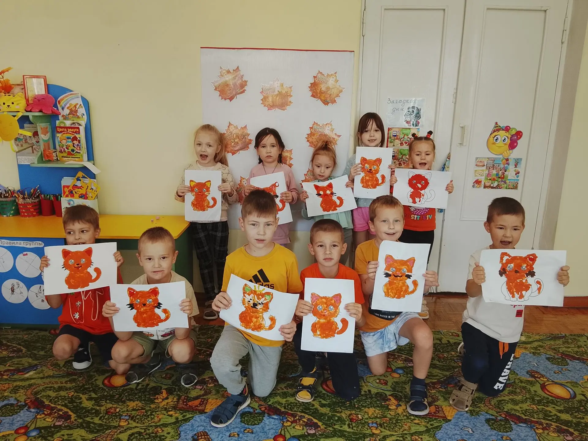 Слышите? Это же мяукают рыжие чудесные коты🙃😊😀в группе "Ручеёк" нашествие рыжих котиков