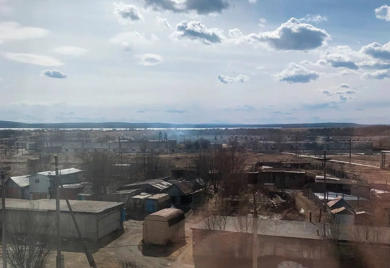 😷 Жители Старых Апатитов жалуются на сильный дым и запах со стороны совхоза «Индустрия»  По словам м