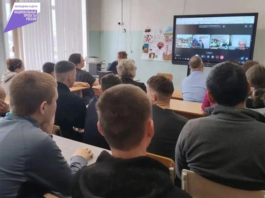 🧑🏼‍🏫 Будь учителем: почти 2 тыс. будущих педагогов готовы принять на обучение вузы и...