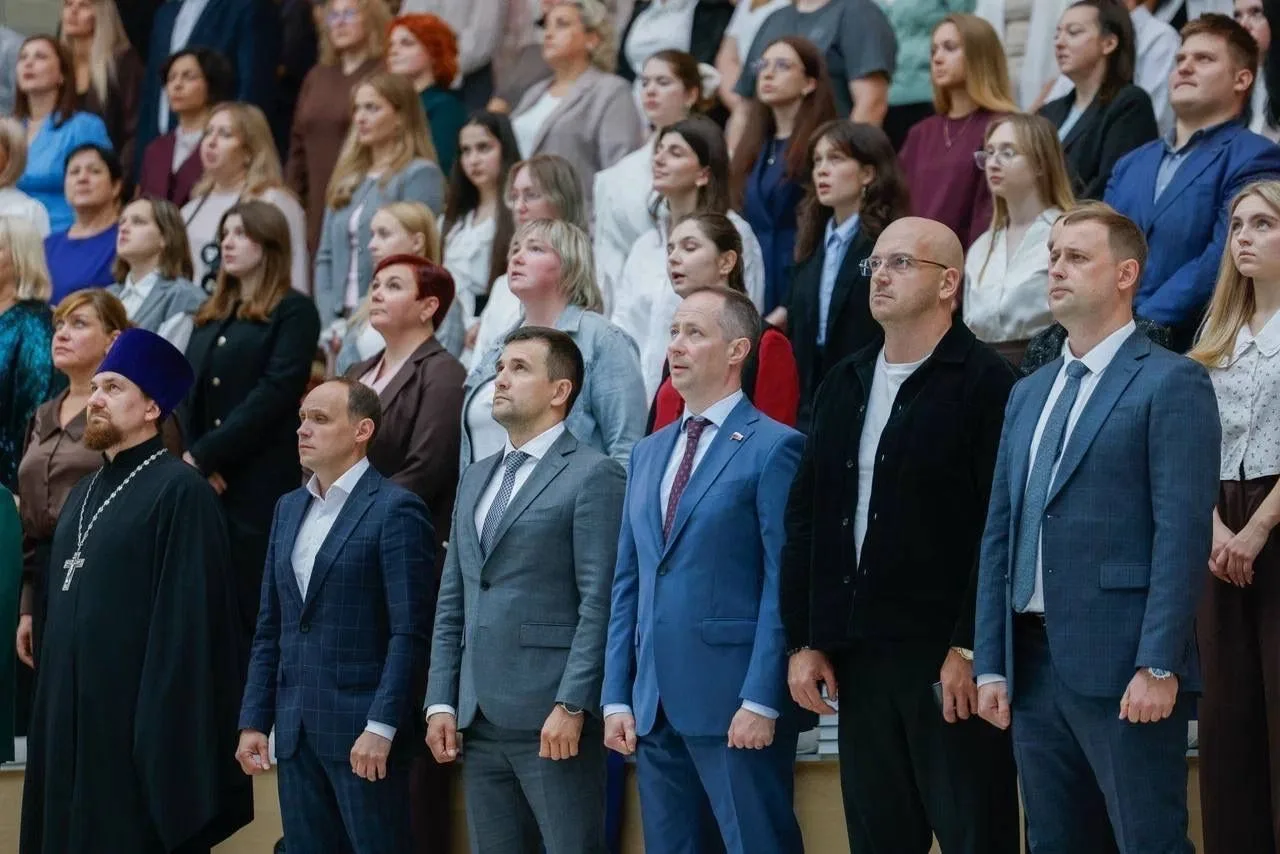 53 педагога с собственным жильём: как в Ленинском округе поддерживают учителей