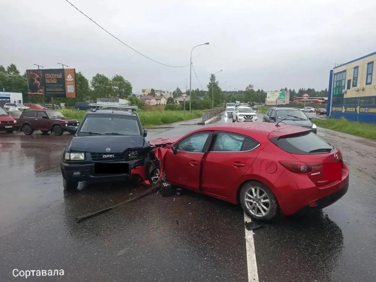 🚗 По данным ГИБДД Карелии, вчера в республике было зарегистрировано сразу 3 ДТП. 

Одна из аварий п