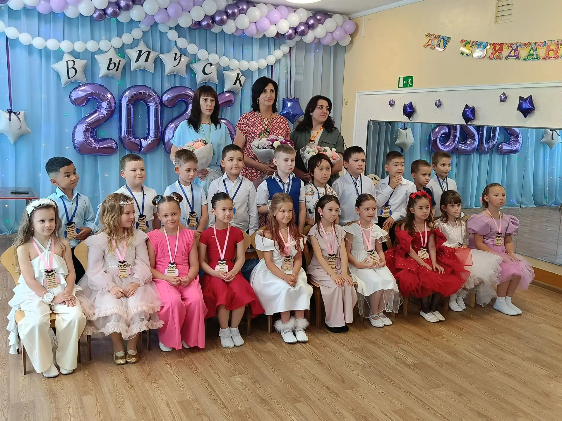 🎈Вот и пролетели эти удивительные годы, проведённые в детском саду. Кажется, только вчера привели к