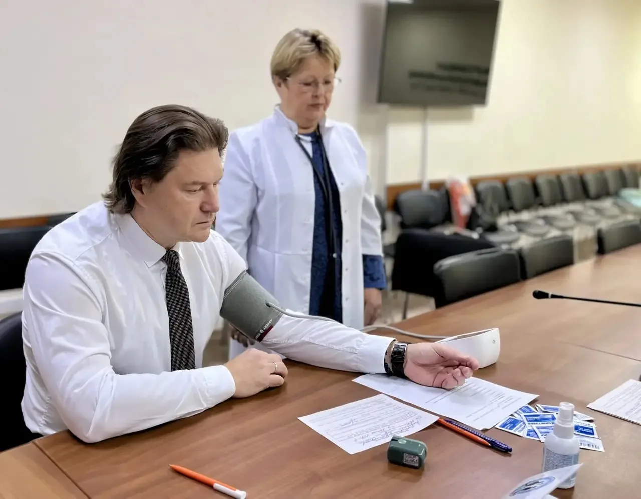 Сотрудники департамента здравоохранения прошли вакцинацию против гриппа
