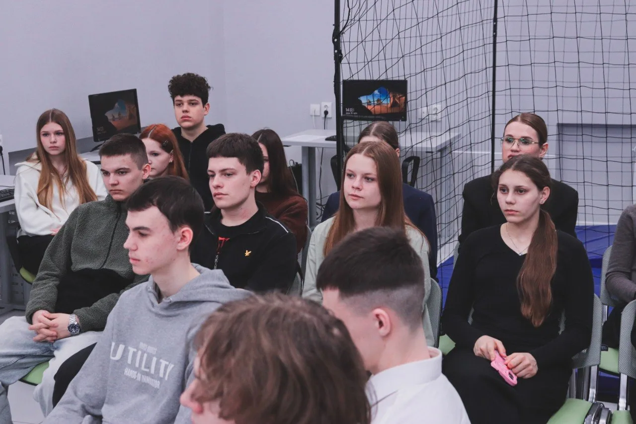 🔬 Мастер‑класс по химии с помощью ИИ: наши ученики в деле! 🤖  Состоялся увлекательный мастер‑класс «