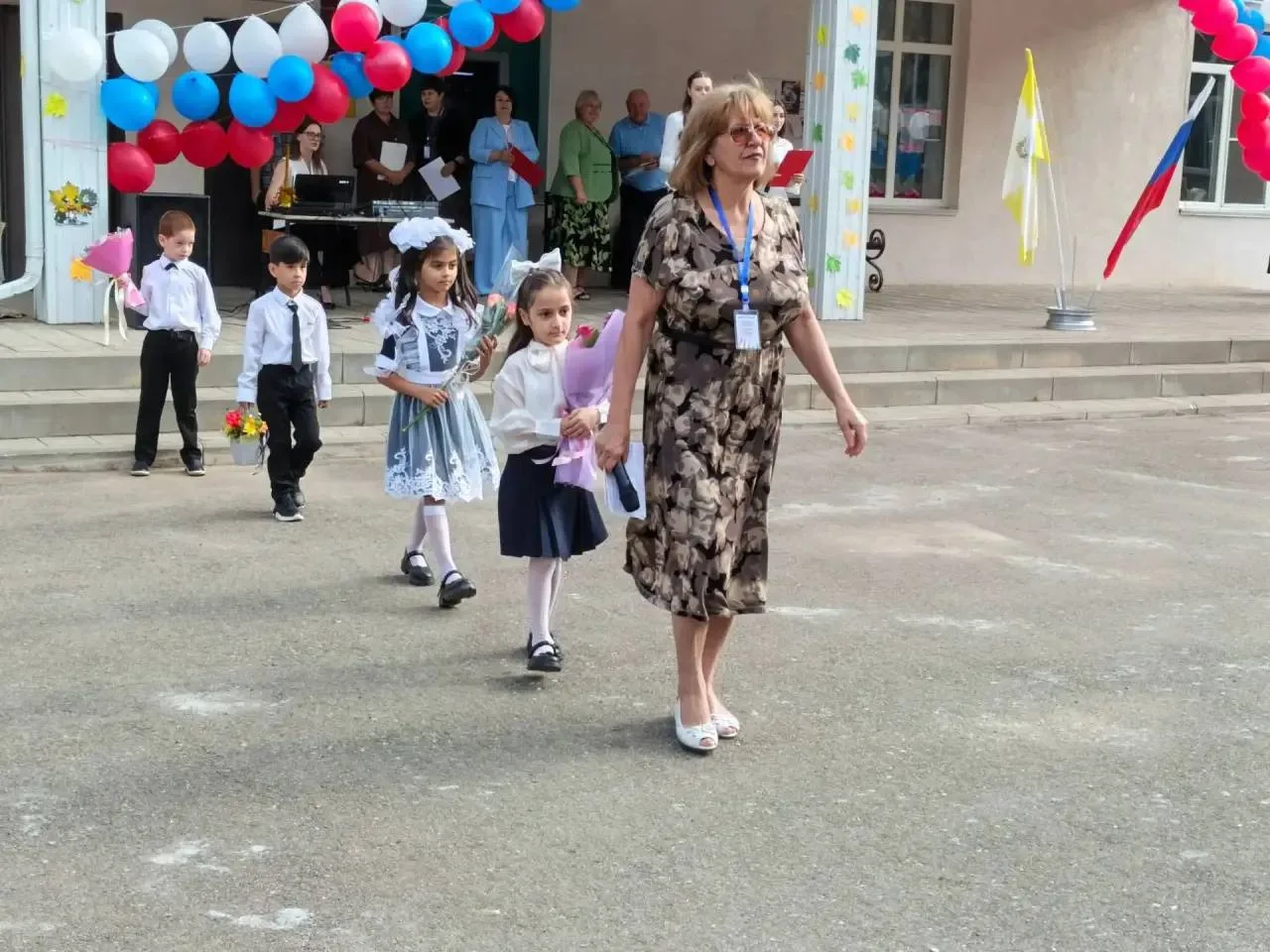 🌸 1 сентября — день, с которого начинается новый школьный год!