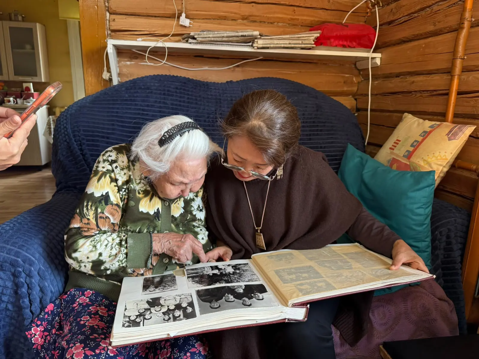 Вчера с 90-летним юбилеем поздравили Иванову Саргылану Наумовну. Тёплые поздравления и ...