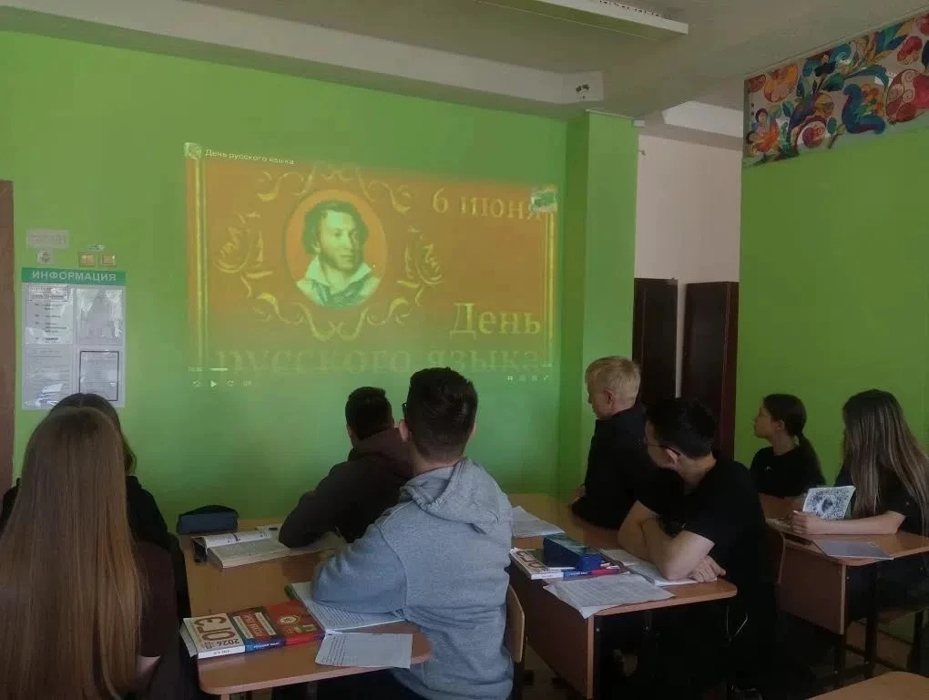 📚 Великий и могучий: 57-я школа Чебоксар отметила День русского языка. 
В нашей любимой 57-й школе 