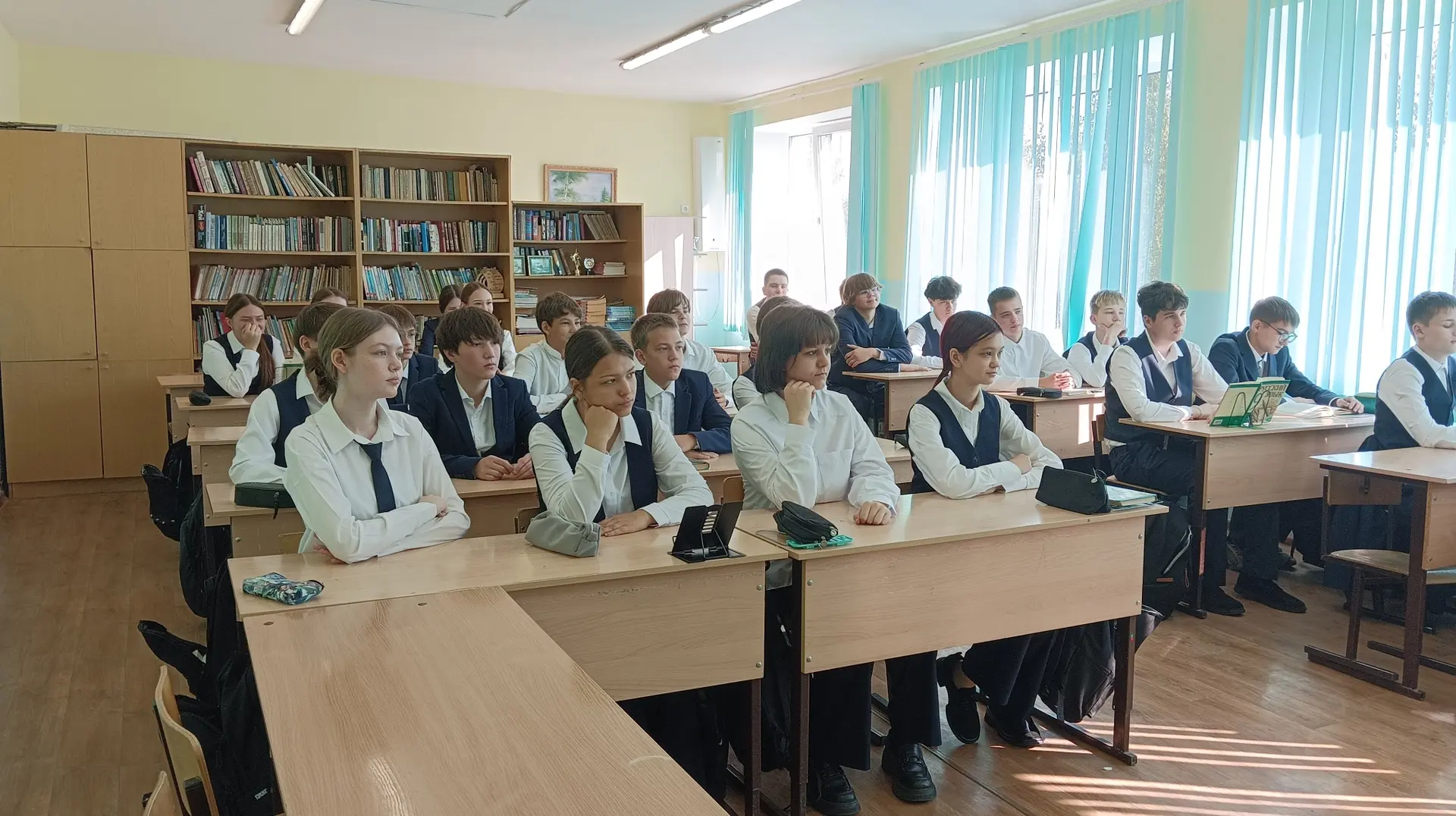 📍В школьном календаре есть даты, которые служат не просто напоминанием о прошлом, а на...