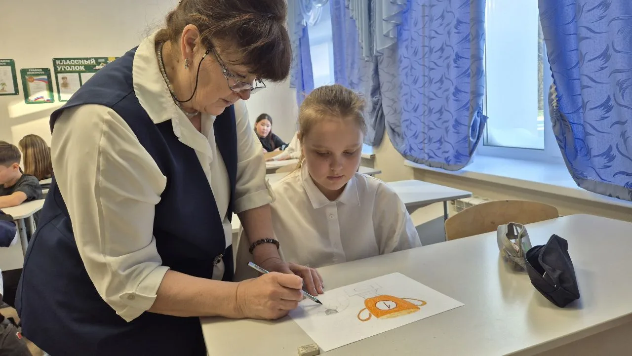 🎨 "Футбол в школе": выставка рисунков!   ⚽В нашем зале прошла конкурсно-выставочная акция "Мой любим