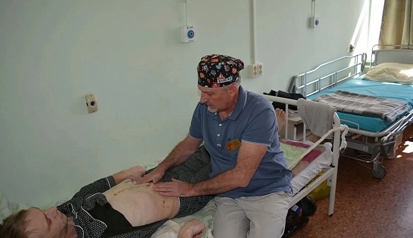 🚑 В Барнауле хирурги успешно провели операцию по удалению крупной опухоли печени