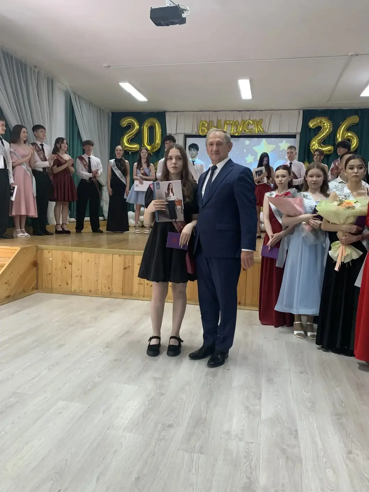 🎓 ОСОБЕННЫЙ ДЕНЬ: НАШИ 9-КЛАССНИКИ ПОЛУЧИЛИ АТТЕСТАТЫ! 🎓

4 июля в стенах нашей гимназии царила ат