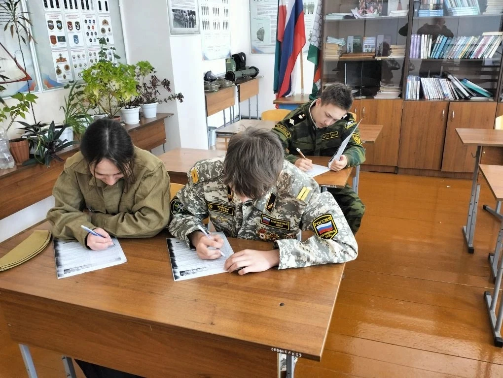 Период с 4 по 16 мая на базе МБОУ " Новоильмовская ООШ", прошли трёхдневные сборы по ОБ...