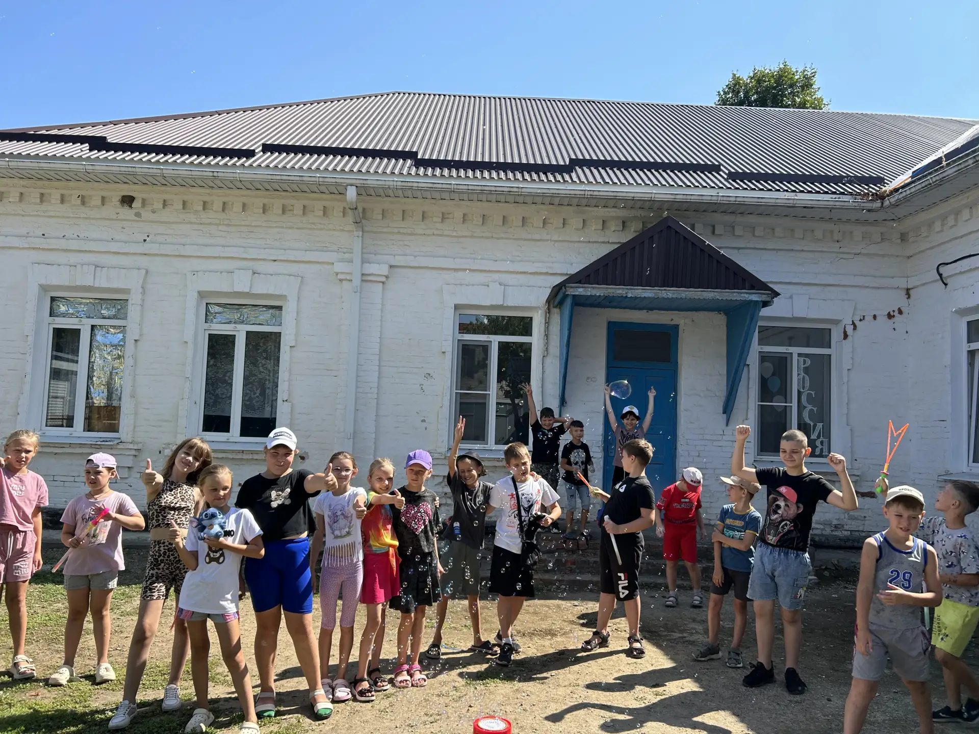 На нашей площадке состоялся яркий праздник мыльных пузырей. Дети были в восторге и весе...