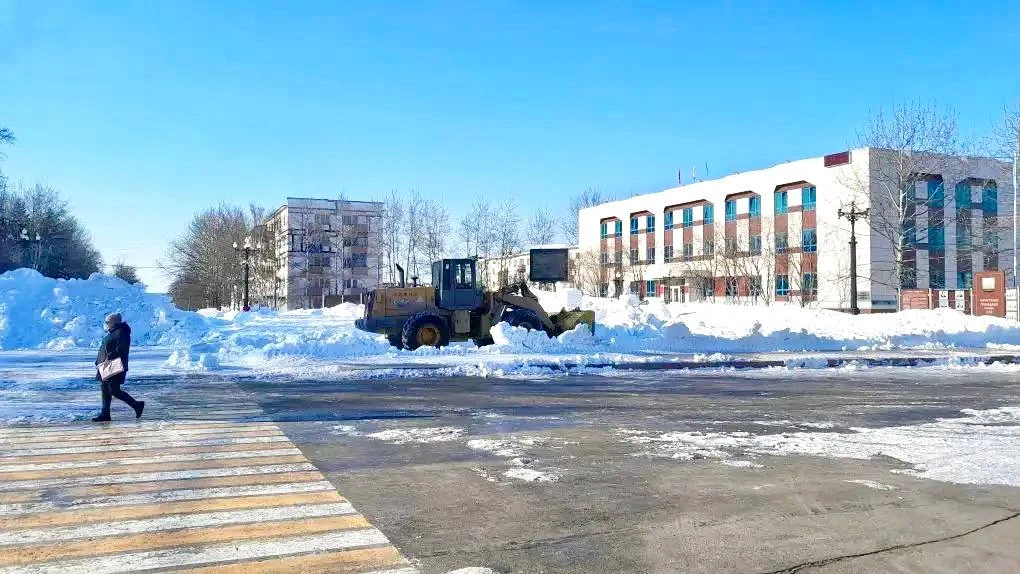 ⚡Охинскому району направят дополнительную технику для расчистки дорог и дворов  Ожидается, что техни