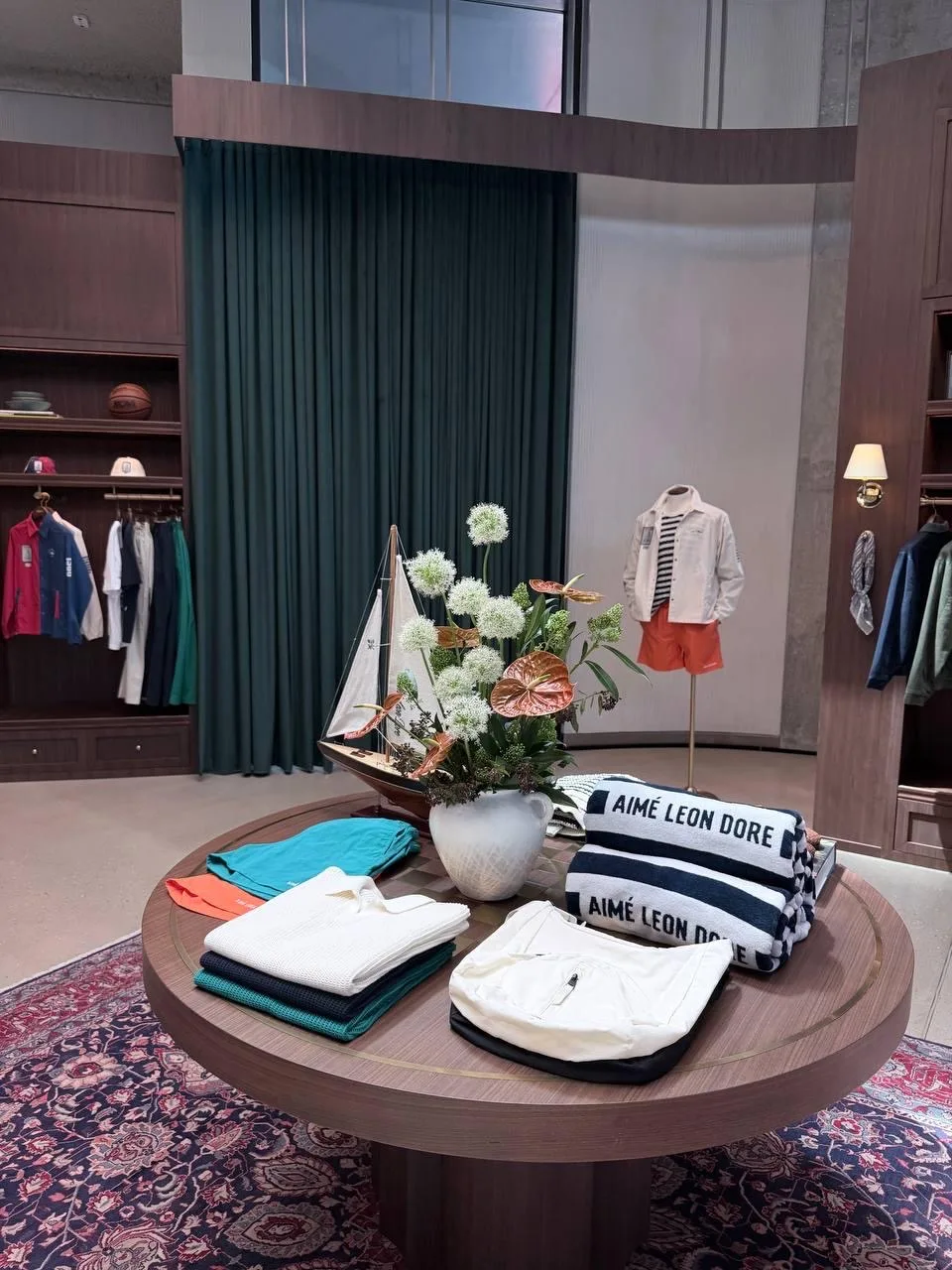 На Al Wasl Road открылся Aimé Leon Dore Dubai Summer Pop-up в новом пространстве Ounass...