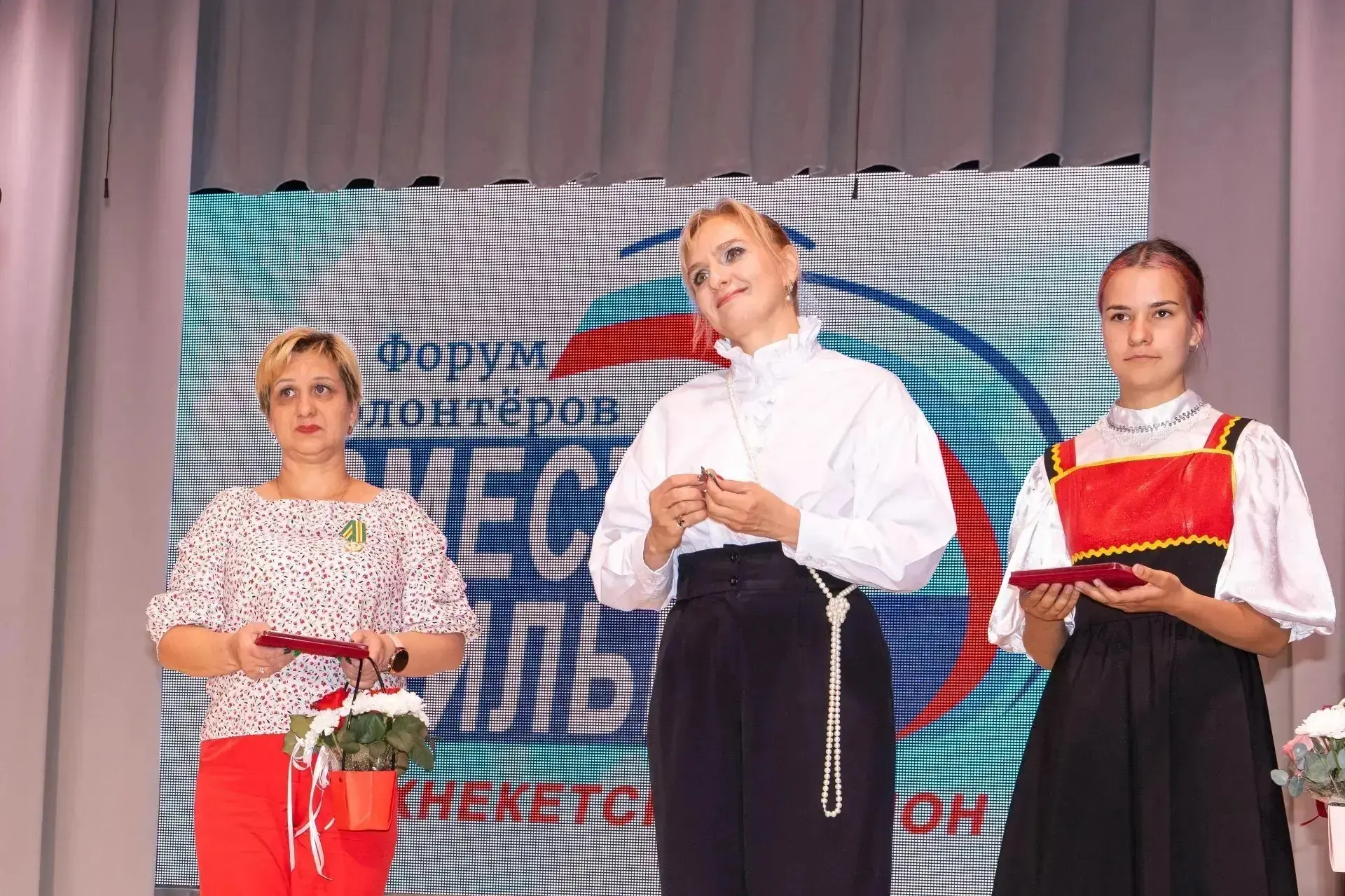 💥🇷🇺 19 июня в р.п. Белый Яр состоялся первый районный форум волонтеров и участников семей СВО, ок