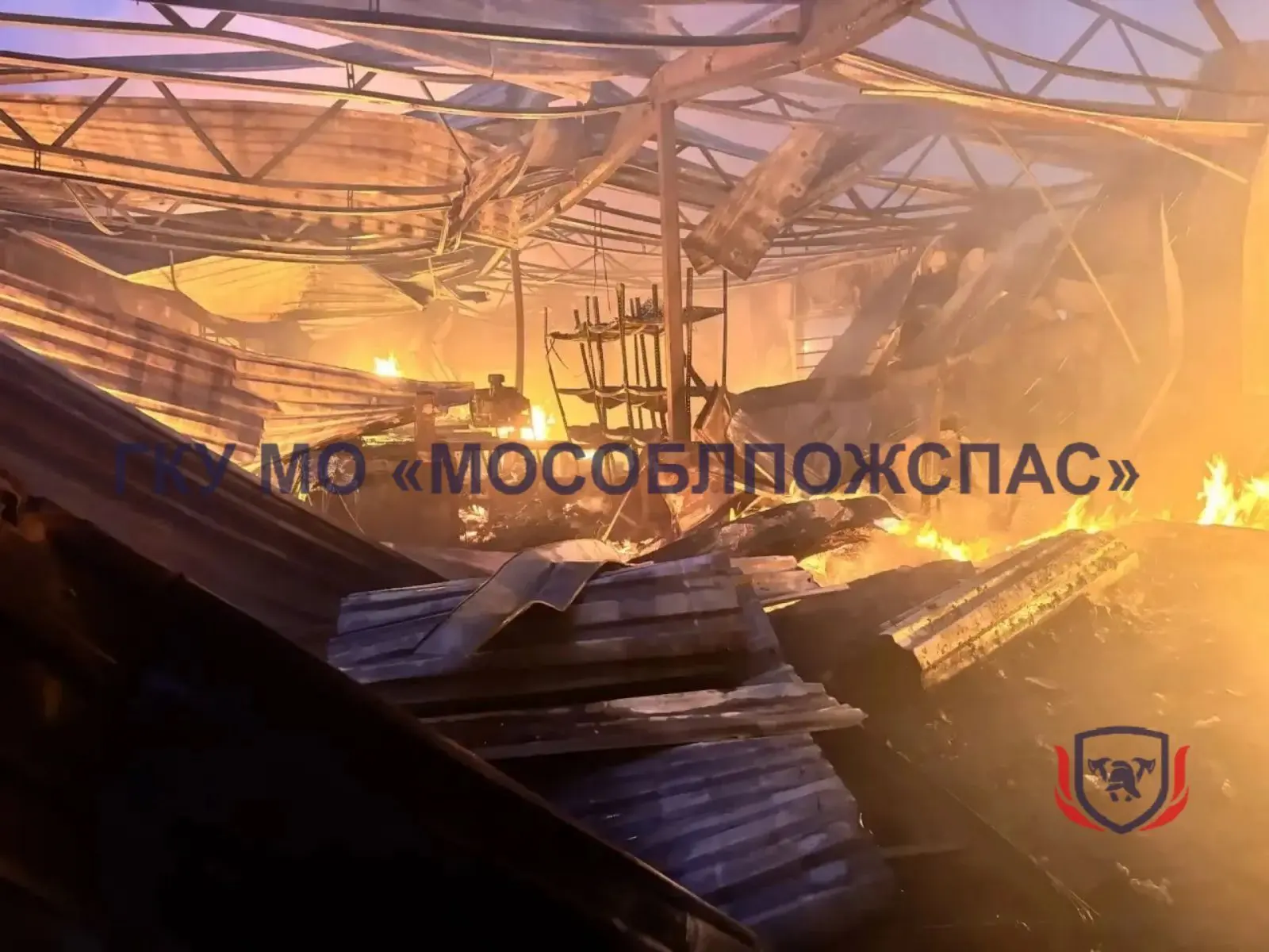 🛑Пожар в производственном здании в деревне Сухарево  🚒Сегодня ночью в округе #Мытищи огнеборцы тушил