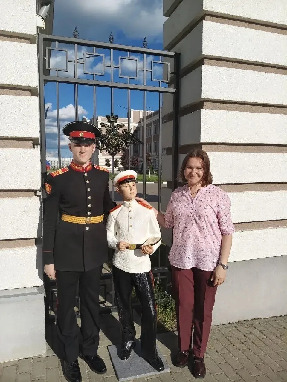 ДО | Маячок 

У нашего воспитанника, Ивана Поливанова , прозвенел последний звонок . Он закончил учи