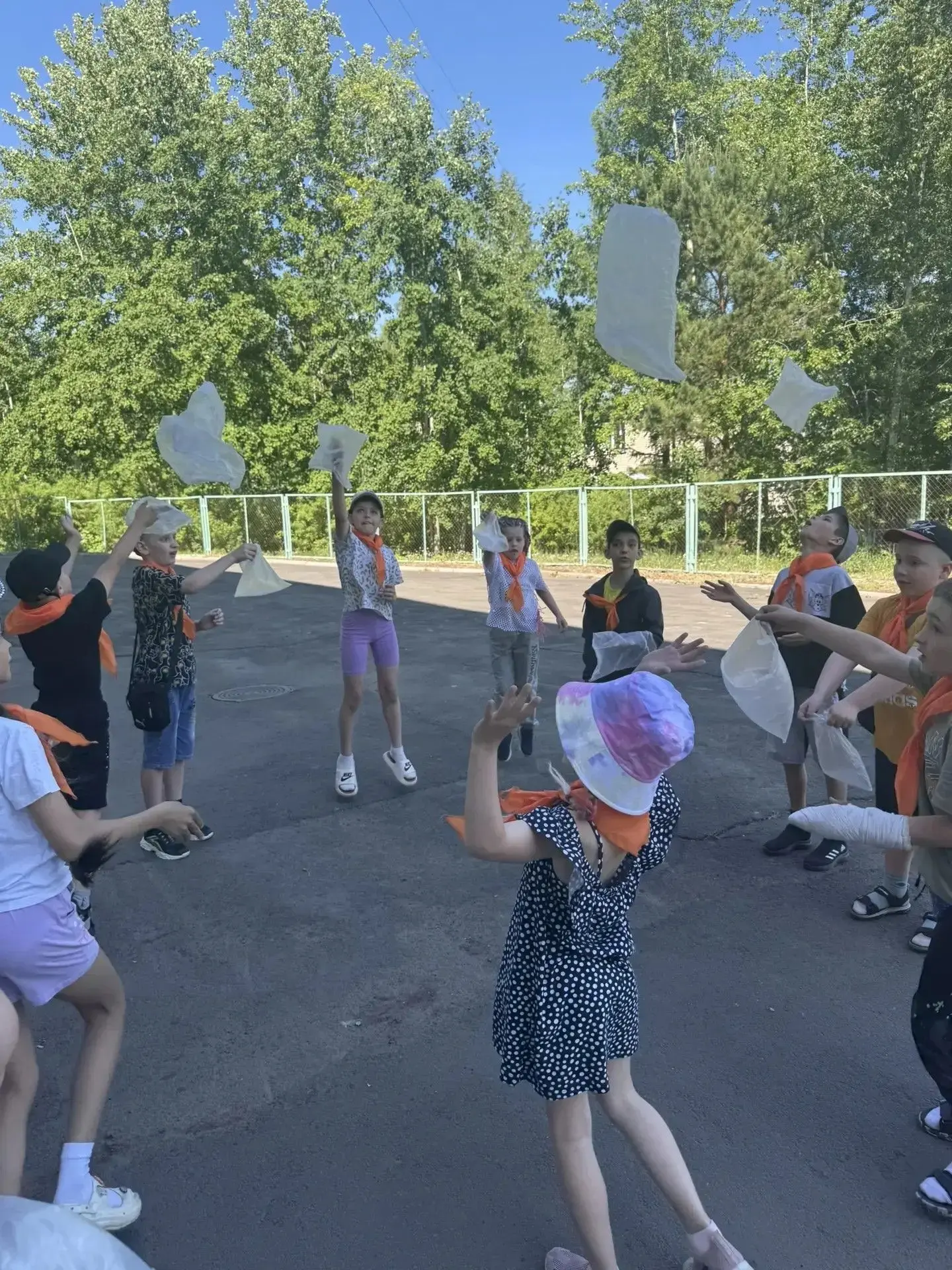 Сегодняшний день в летнем лагере "Сибирячок" был посвящён спорту! 🤸⛹🤾

"Спортландия" - страна спор