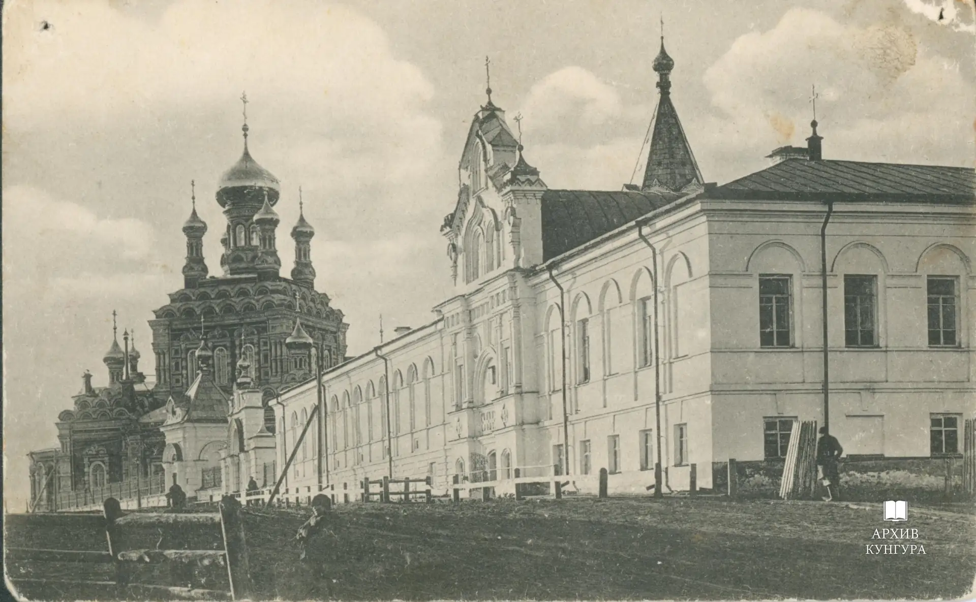 Никольская церковь и Иоанно-Предтеченский женский монастырь, 1900-е гг.
