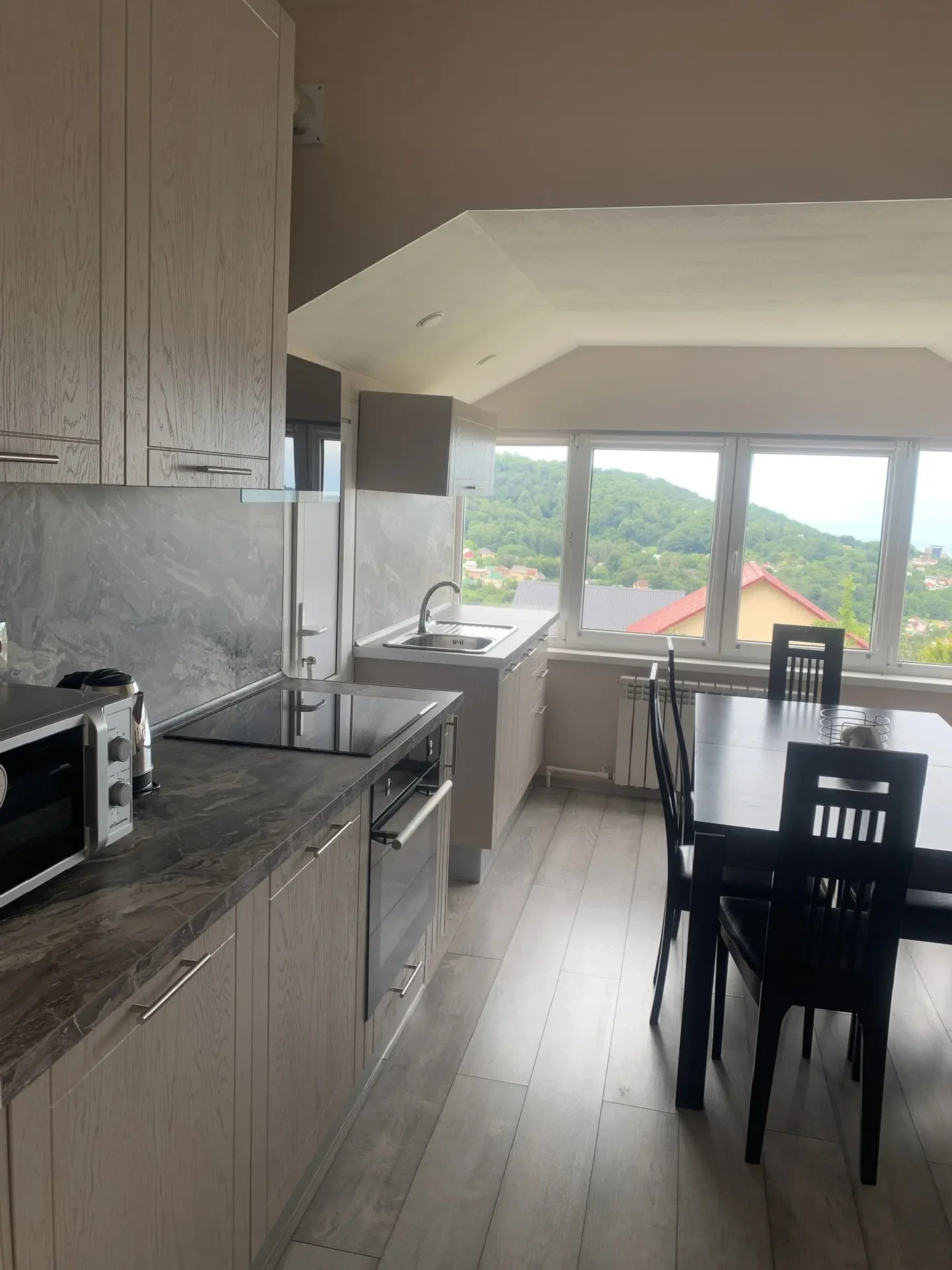 🏠 Комнаты в частном доме на третьем этаже