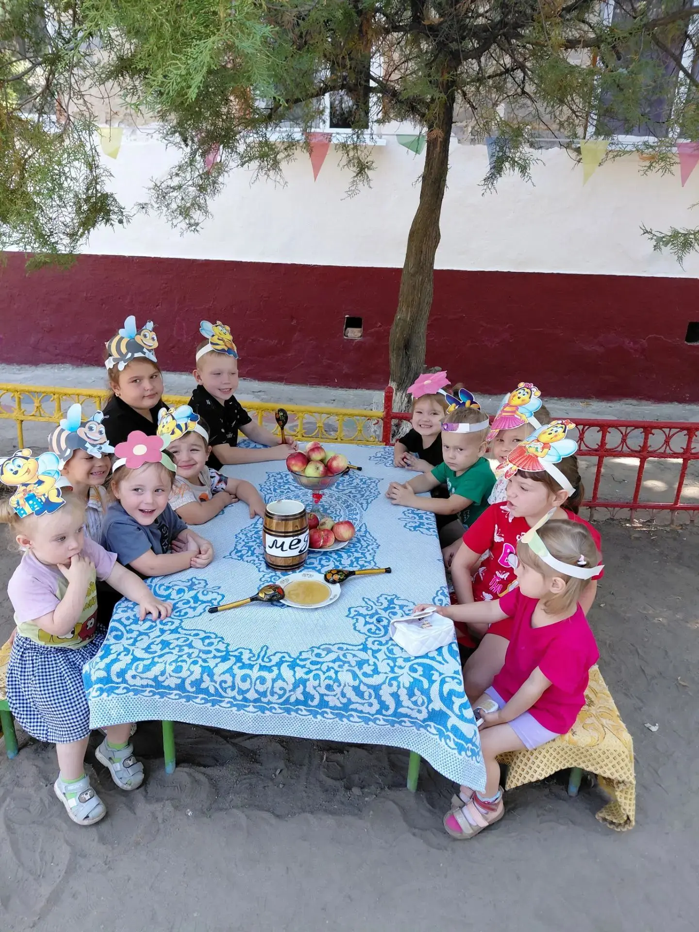 19.08.2026 в нашем детском саду,  царила атмосфера тепла и уюта – мы отмечали Яблочный ...
