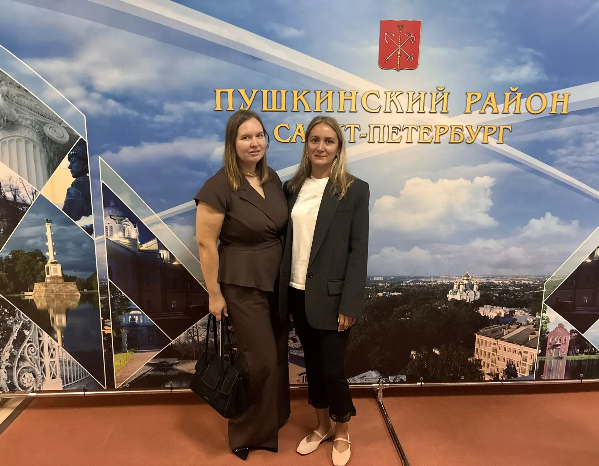 Совсем недавно отзвенели последние звонки в школах, прошли экзамены, веселились ребята ...