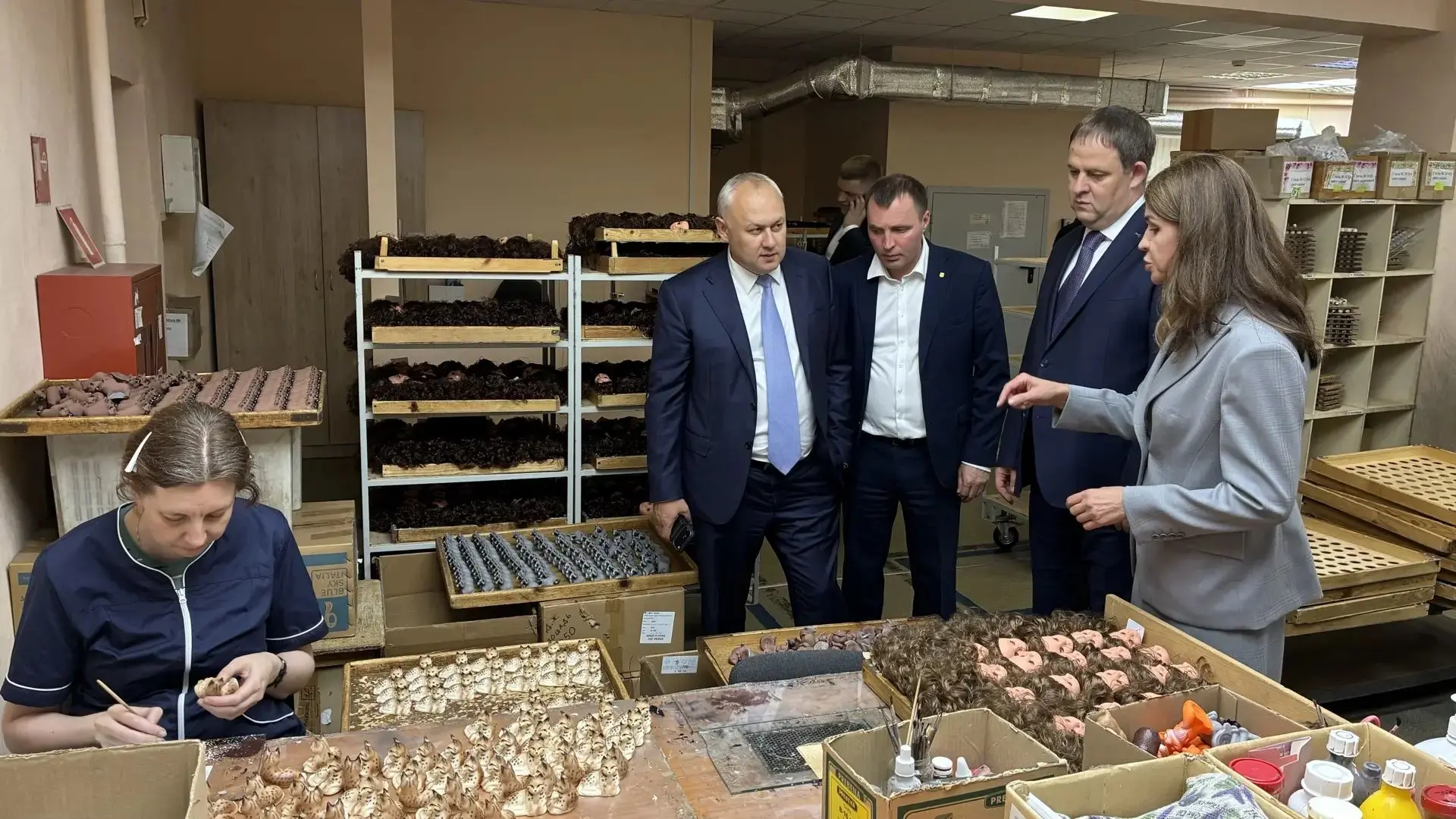 Сегодня в рамках рабочей поездки в Кировскую область посетил фабрику игрушек «Весна» - ...