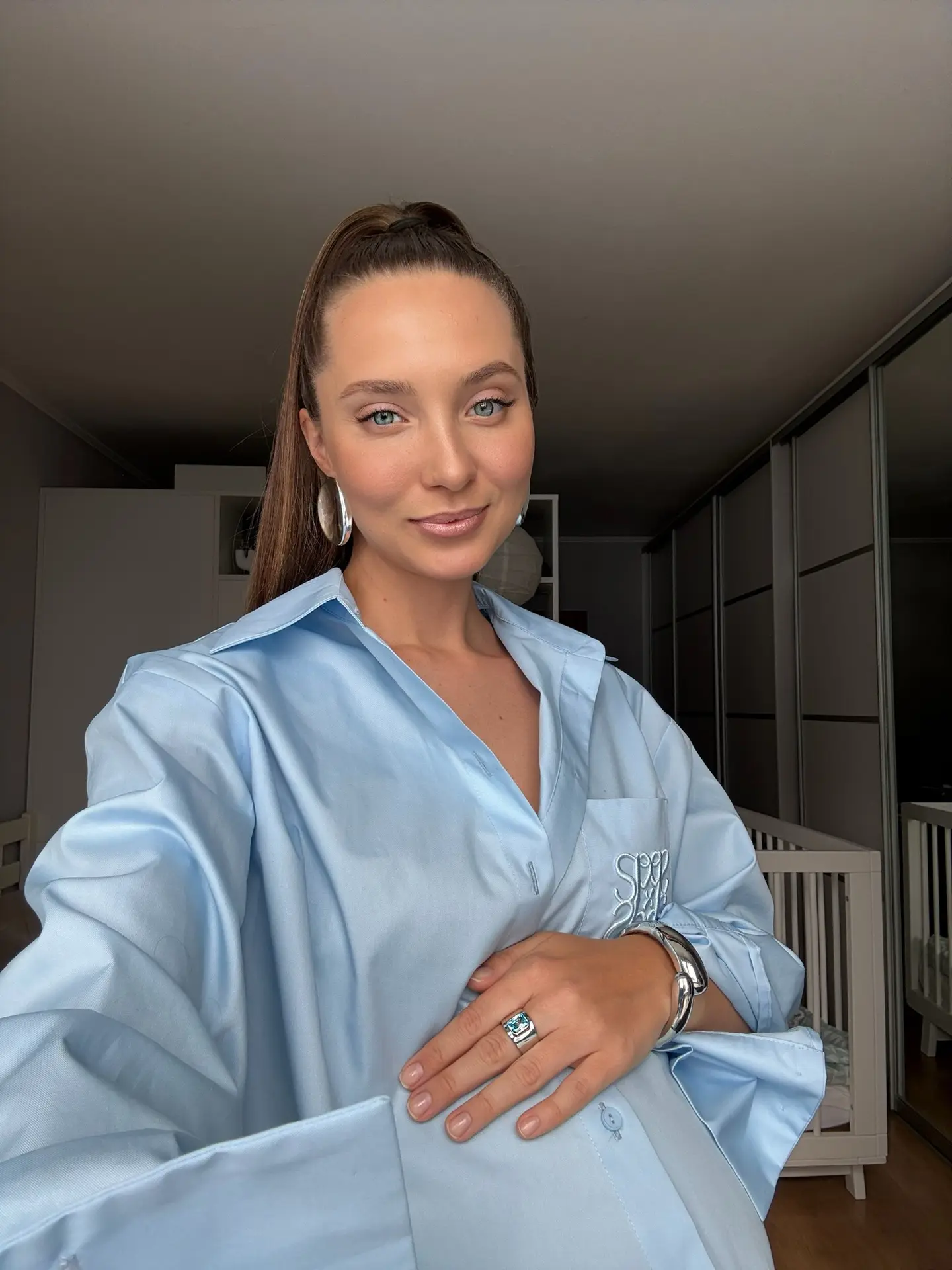 Сегодня настроение быть красоткой 😍 Как вам образ? 🩵 в последнее время очень тянет на голубой))