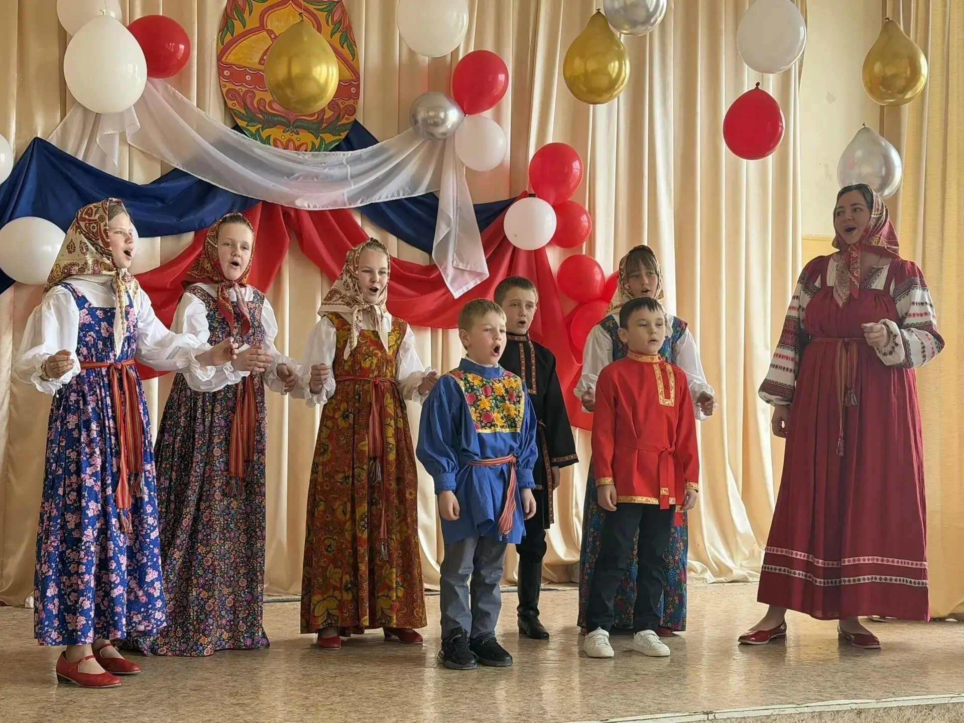 В МБОУ «Свободинская СОШ» в четверг Светлой седмицы прошёл Пасхальный праздник, в котор...