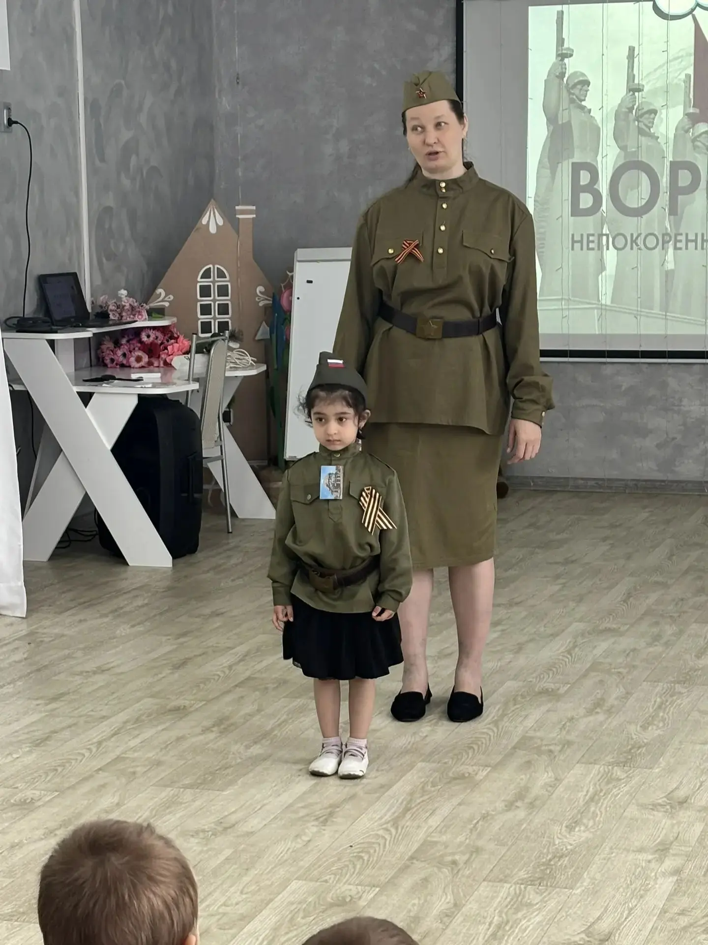 В нашем детском саду помнят и чтят память о подвиге наших прадедов и прабабушек. Ребята...