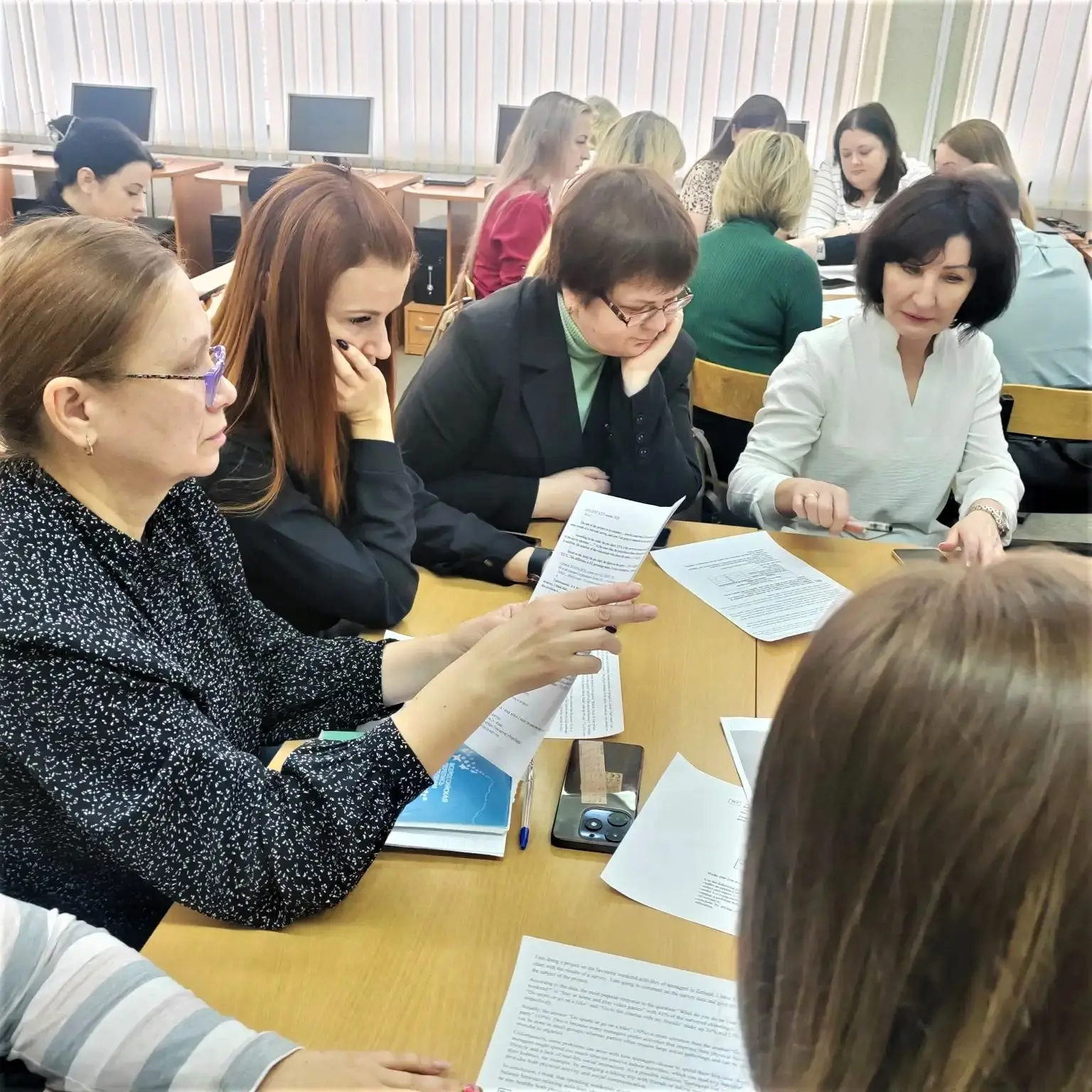 📊 Английский на логику: как учителя Старооскольского округа «распечатывали» задание №38  Когда табли