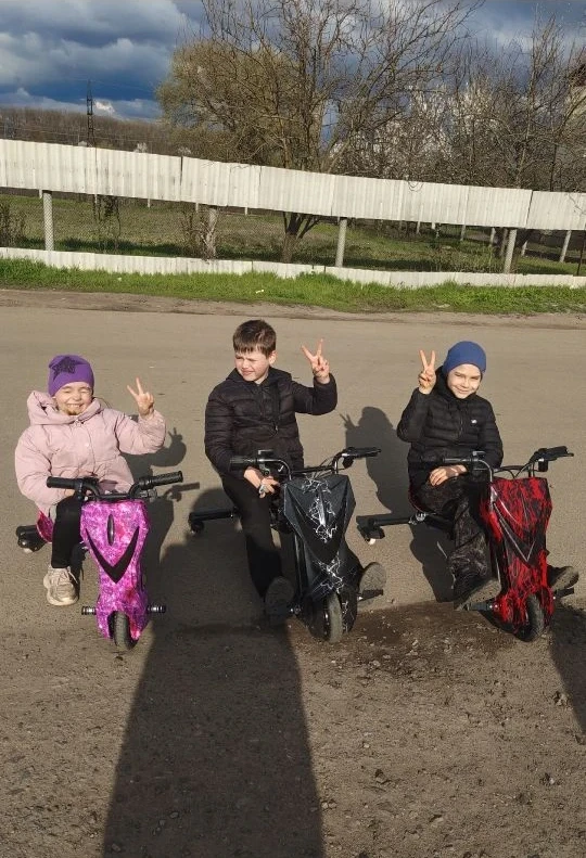 Дорогие родители, ученики и учителя! Наши ребята приняли участие в фоточеллендже ко Дню защиты детей
