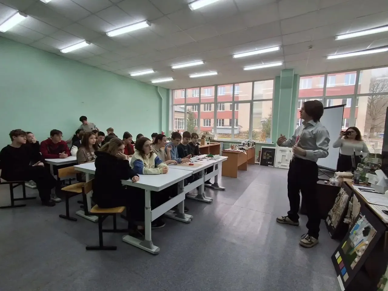 Сегодня учащиеся 8–9 классов МОУ СОШ №12 посетили день открытых дверей в колледже имени Никулина (от