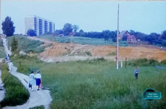 Нижний ПЛК , лестница ,"ступеньки" . На фотографии дом 37. Он построен был в 1977 году ...
