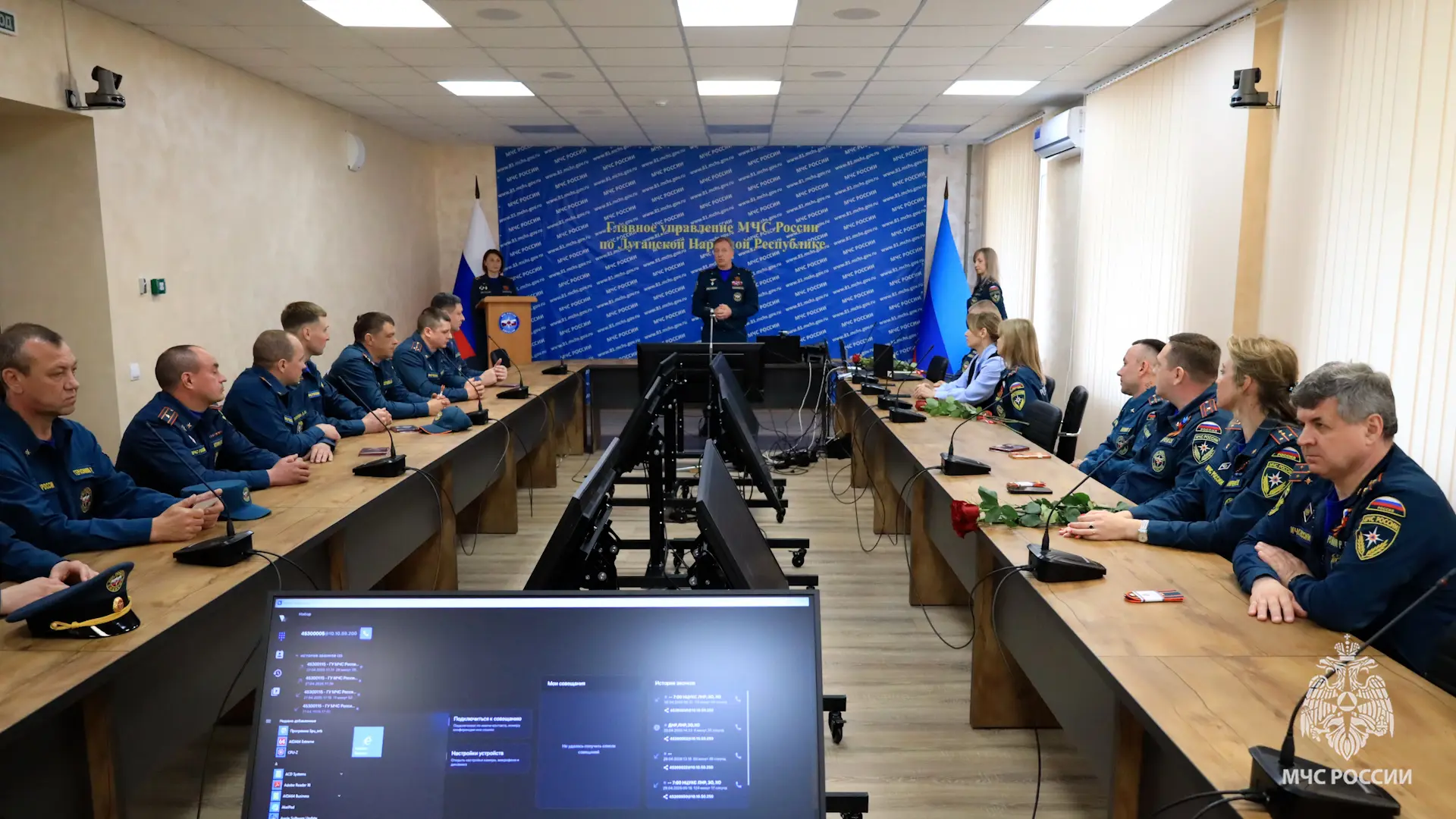 На свете есть особенная служба,  где верность делу и мужская дружба сильнее самых дьявольских огней.