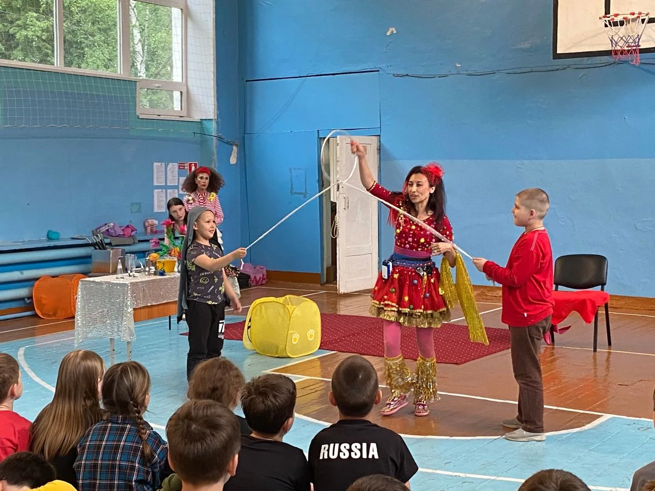 🎪 В пятницу в наш пришкольный лагерь «Республика мальчишек и девчонок» приехал настоящий цирк!

🐩 