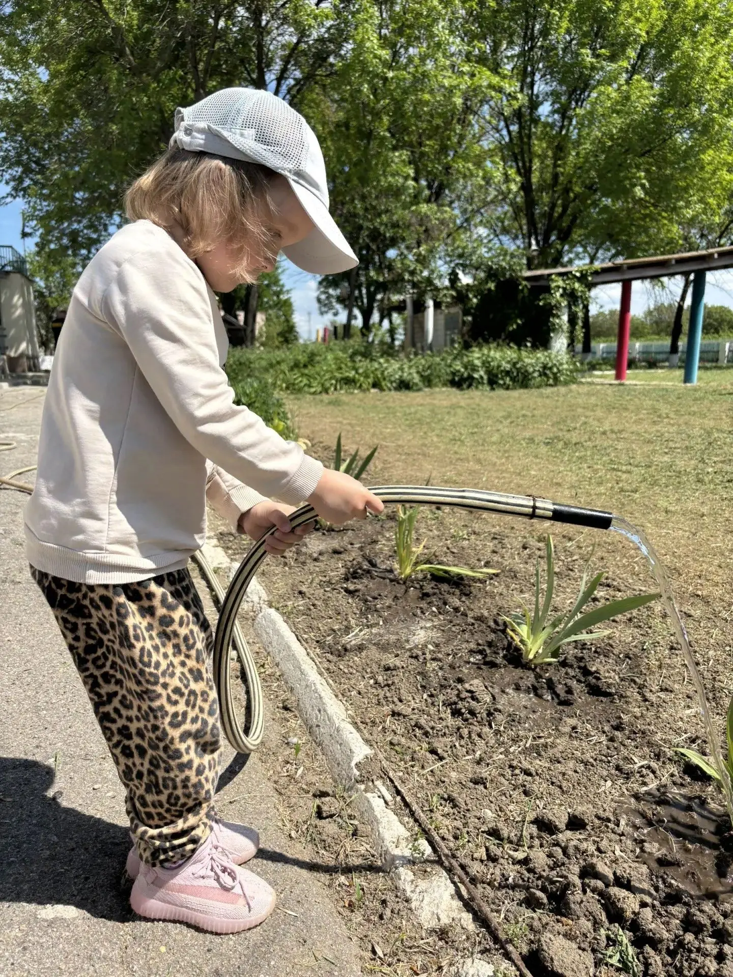 🌼 Трудовое воспитание в Григорьевском ясли-саду! 🌼Воспитатель Гнатовская Е.В. провела...