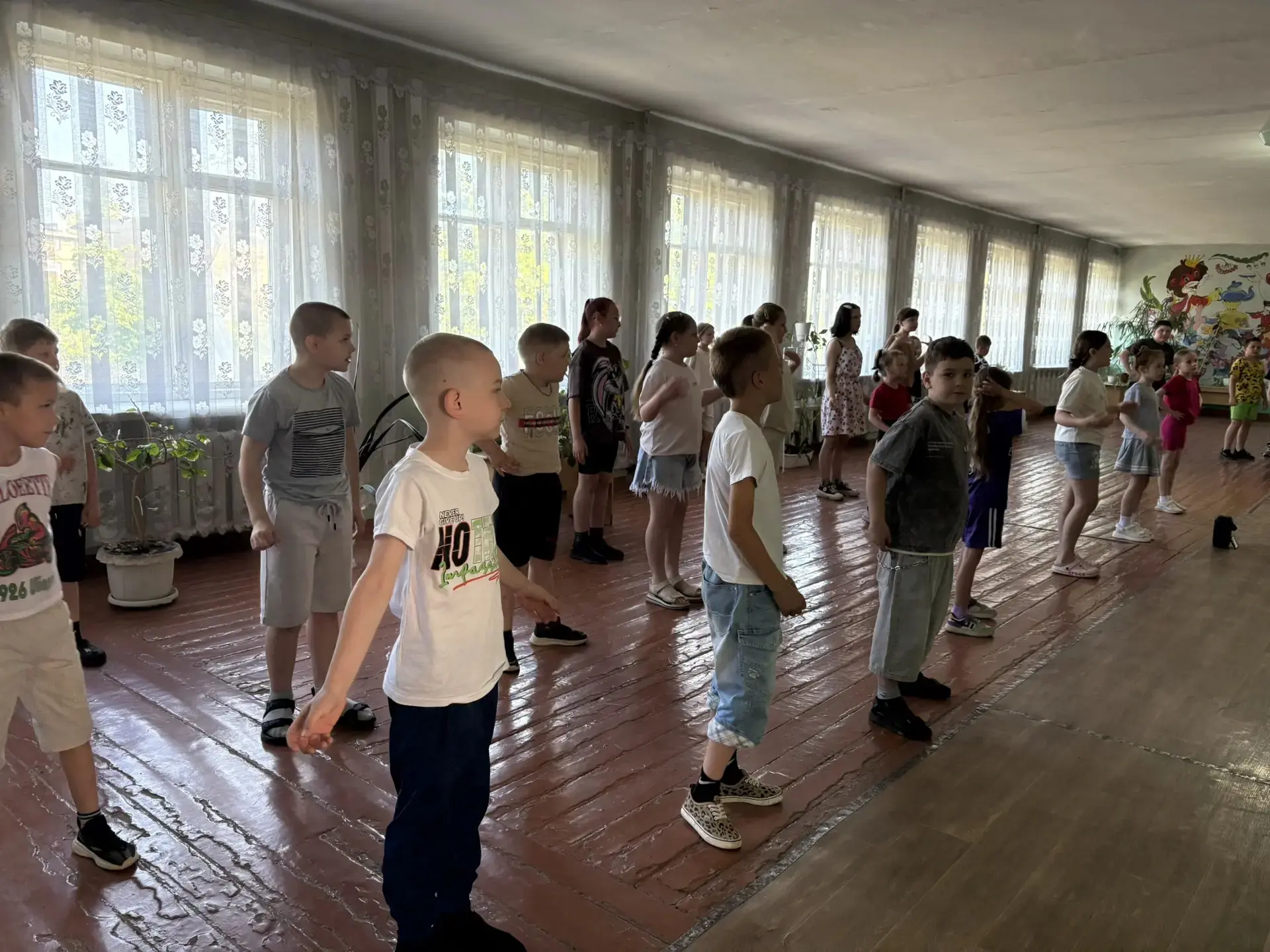 День седьмой пришкольного лагеря «Солнышко»
 Девиз дня: «В движении — жизнь, в памяти — сила, в игре